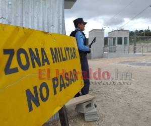 Resguardada por agentes policiales permanece la cárcel de El Porvenir. Foto Alex Pérez