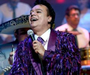 El hijo mayor y ex manager de Juan Gabriel, Iván Aguilera Salas, fue declarado único heredero del millonario testamento.