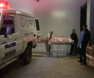 Los cuerpos ingresaron a la morgue de la capital de Honduras en horas de la mañana. Foto: Estalin Irías/EL HERALDO.