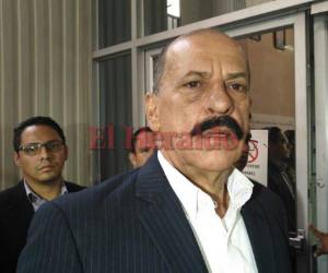 Augusto Cruz Asensio presenta su informe de rendición de cuentas ante el TSC. Foto Jonhy Magallanes/ EL HERALDO