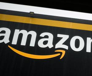 “Nuestra denuncia pone en evidencia cómo <b>Amazon</b> ha utilizado un conjunto de tácticas punitivas y coercitivas para mantener ilegalmente su monopolio”, expresó la presidenta de la Comisión Federal de Comercio (FTC por sus siglas en inglés), Lina Khan.