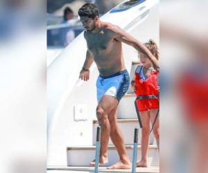 Luis Suárez durante sus vacaciones en Ibiza junto a varios jugadores del Barcelona (Foto: Twitter)