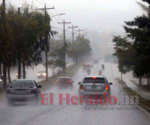 Las últimas lluvias han dejado anegadas las calles capitalinas. Foto: Archivo EL HERALDO.