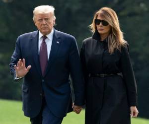 El presidente de los Estados Unidos, Donald Trump, dijo que él y la Primera Dama se pondrán en cuarentena mientras esperan los resultados de una prueba de Covid-19 después de que su asesora cercana Hope Hicks dio positivo por la enfermedad. Foto: Agencia AFP.