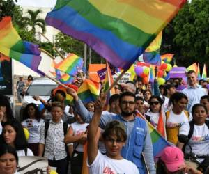 La comunidad LGTBI salió a las calles a exigir justicia. Foto AFP