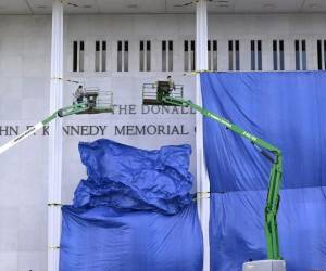Juez ordena a Donald Trump avisar antes de demoler el Kennedy.