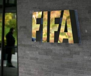 El ente rector del fútbol mundial continúa plantenado nuevos cambios, los cuales han generado mucha polémica dentro de los involucrados en el deporte. Foto: AFP