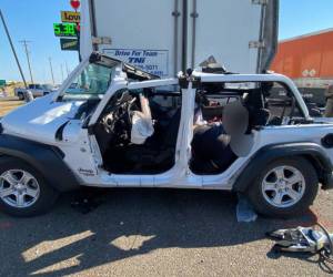 Las cuatro víctimas murieron tras que el Jeep chocara contra un camión.