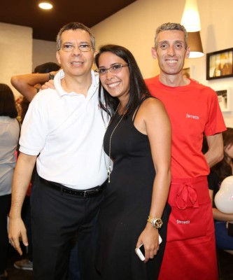 Inauguran una exquisita propuesta de helados y café