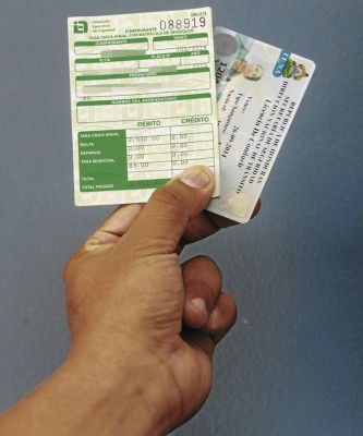 Sin licencia no debe conducir