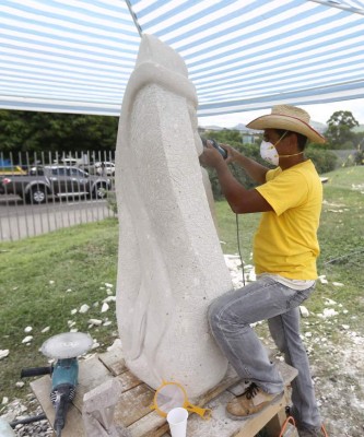 Honduras en el cincel de los escultores