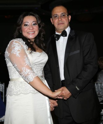 Esposos forman alianza de amor para siempre