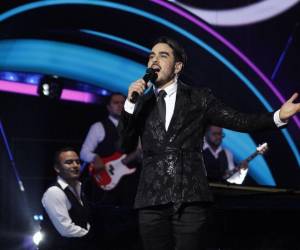 Andrés interpretó “Ayer” de Luis Miguel.