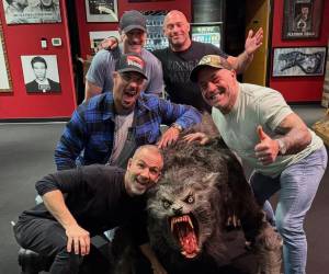 The Joe Rogan Experience hizo historia al coronarse como el podcast más popular de Apple durante 2025, superando a gigantes como The Daily de The New York Times, que por años dominó la lista.