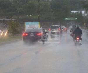 Honduras tendrá el ingreso de al menos dos ondas tropicales durante esta semana, fenómenos que podrían generar un aumento de la nubosidad, precipitaciones y vientos acelerados en varias regiones del país, informó Jorge Castellanos, pronosticador de turno del Centro de Estudios Atmosféricos, Oceanográficos y Sísmicos (Cenaos).