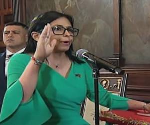 Delcy Rodríguez juró este lunes -5 de enero- como presidenta interina de Venezuela, tras la captura de Nicolás Maduro y Cilia Flores.