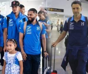La Selección Nacional de Honduras viajó a territorio europeo. José Francisco Molina viajón con el grupo, al igual que Francis Hernández.