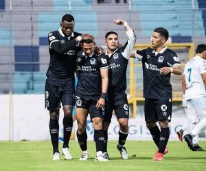 Imágenes del desarrollo del partido.