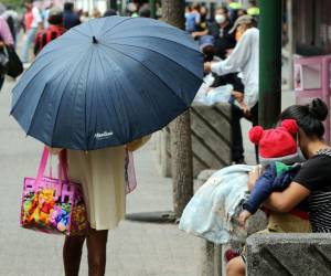 Las autoridades recomiendan abrigarse para evitar enfermedades respiratorias, debido a las lluvias y bajas temperaturas que experimentará el país.