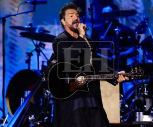 San Pedro Sula vivió una noche cargada de emociones este sábado 24 de octubre, cuando el cantautor guatemalteco Ricardo Arjona regresó al Estadio Francisco Morazán para reencontrarse con sus seguidores hondureños en el marco de su gira “Lo que el seco no dijo”.