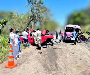 El fuerte impacto provocó daños considerables tanto en el pick up como en el bus. Una de las víctimas fue José Oliva, gerente de una financiera del municipio de Bonito Oriental, Colón.