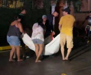 Con su bicicleta destruida a un lado, un ciclista perdió la vida durante la noche del jueves —25 de diciembre—, tras ser embestido por un vehículo que conducía en exceso de velocidad. Aquí los detalles.