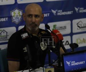Espinel se mostró molesto en conferencia de prensas tras partido ante Olancho FC.