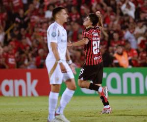 Imágenes del desarrollo del partido.