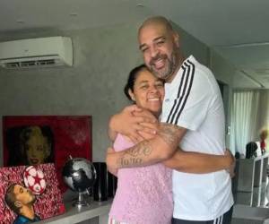 Adriano no ha soportado lo que le han hecho a su madre a través de un teléfono y ha dejado un video en sus redes sociales en donde se mostró molesto por lo ocurrido