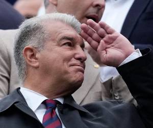 Joan Laporta mostró su inconformidad con el arbitraje tras la eliminación del Barcelona.