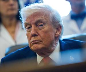 Trump ordenó el martes bloquear la entrada y salida de Venezuela de todos los petroleros sancionados por Estados Unidos.