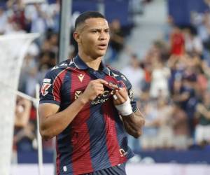 Kervin Arriaga podría salir del Levante en este mercado de fichajes.