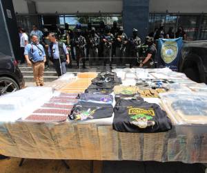 Mediante operaciones conjuntas ejecutadas por la Dirección Nacional de Prevención y Seguridad Comunitaria (DNPSC), Dirección Policial de Investigaciones (DPI), y la Dirección Nacional de Fuerzas Especiales (DNFE), la Policía Nacional dio un duro golpe alCartel del diablo, los detalles en lasiguiente galería.