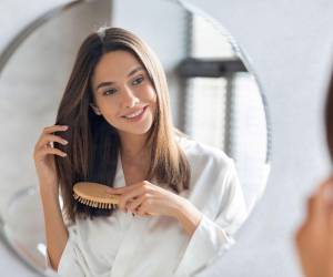 La rutina debe adaptarse al cabello y al cuero cabelludo, además de respetar frecuencias y tiempos de aplicación.
