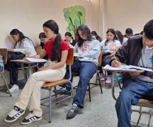 La aplicación del examen de admisión se realizó este domingo en los once campus que tiene la Universidad Pedagógica.