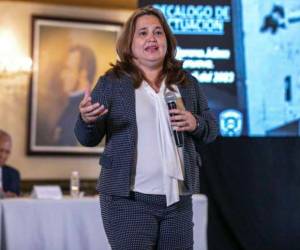 Julissa Villanueva fue removida de su cargo como directora de la Comisión de Intervención de los Centros Penales, pero continuará como viceministra de Seguridad.