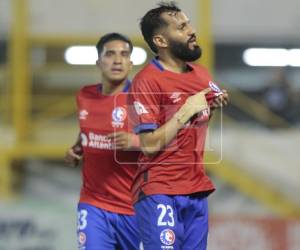 Jorge Álvarez aumentó la ventaja para el Olimpia ante Platense.