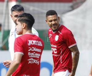 Imágenes del desarrollo del partido.