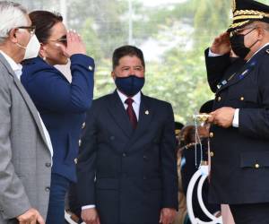 Con la presencia de la presidenta Xiomara Castro, en su condición de Comandante General de la Policía Nacional de Honduras se desarrolló la ceremonia de ascensos.