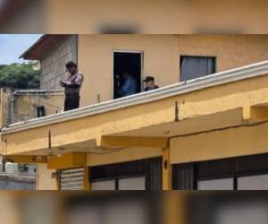 El guardia estaba en una oficina cuando fue encontrado muerto por uno de sus compañeros de trabajo.