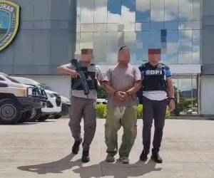 El subcomisario Darwin Hernández, jefe de la SIAT, informó que las pruebas iniciales descartaron la presencia de alcohol en el conductor.
