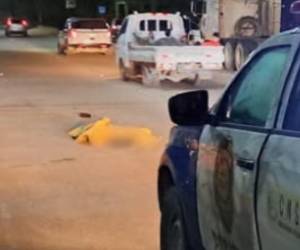 El fuerte golpe provocó que el hombre muriera en el lugar debido a la gravedad de las heridas sufridas.