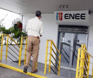 En los últimos gobiernos no solo se ha intervenido la ENEE, sino que se han creado dependencias para reducir pérdidas sin éxito alguno.