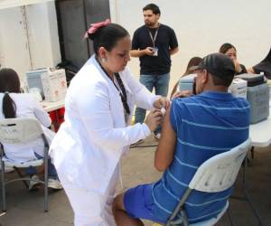 Ante la confirmación de dos casos importados de sarampión, las autoridades de la Secretaría de Salud han intensificado las jornadas de vacunación a nivel nacional.
