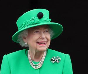 Isabel II lanzó personalmente el jueves los cuatro días de celebraciones por sus 70 años de reinado, pero tras sentir “un cierto malestar” estuvo ausente de los eventos del viernes y el sábado