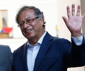 Petro celebra el triunfo de Mamdani.