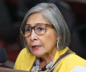 La diputada liberal, Maribel Espinoza, envió una advertencia a Luis Redondo.