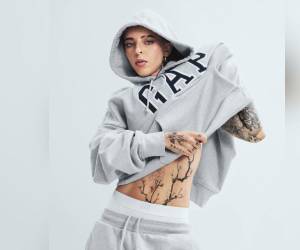 Do Not Disturb: Late Checkout es el cuarto disco de la artista urbana puertorriqueña, lanzado menos de un año después de Do Not Disturb, en el que exploró géneros como el pop rap, el reguetón y el trap.