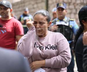 Vecinos se enfrentaron a momentos de tensión durante el operativo de desalojo en la colonia Las Crucitas, en el sector de El Picacho.