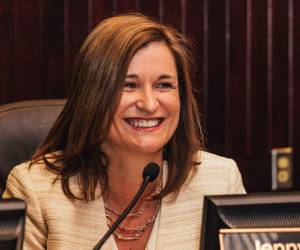 Wilson, explicó que las instalaciones podrían albergar hasta 7.500 detenidos.